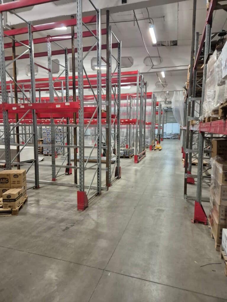 ZZ Exporter Rusya Novorossiysk Depo palet rafları